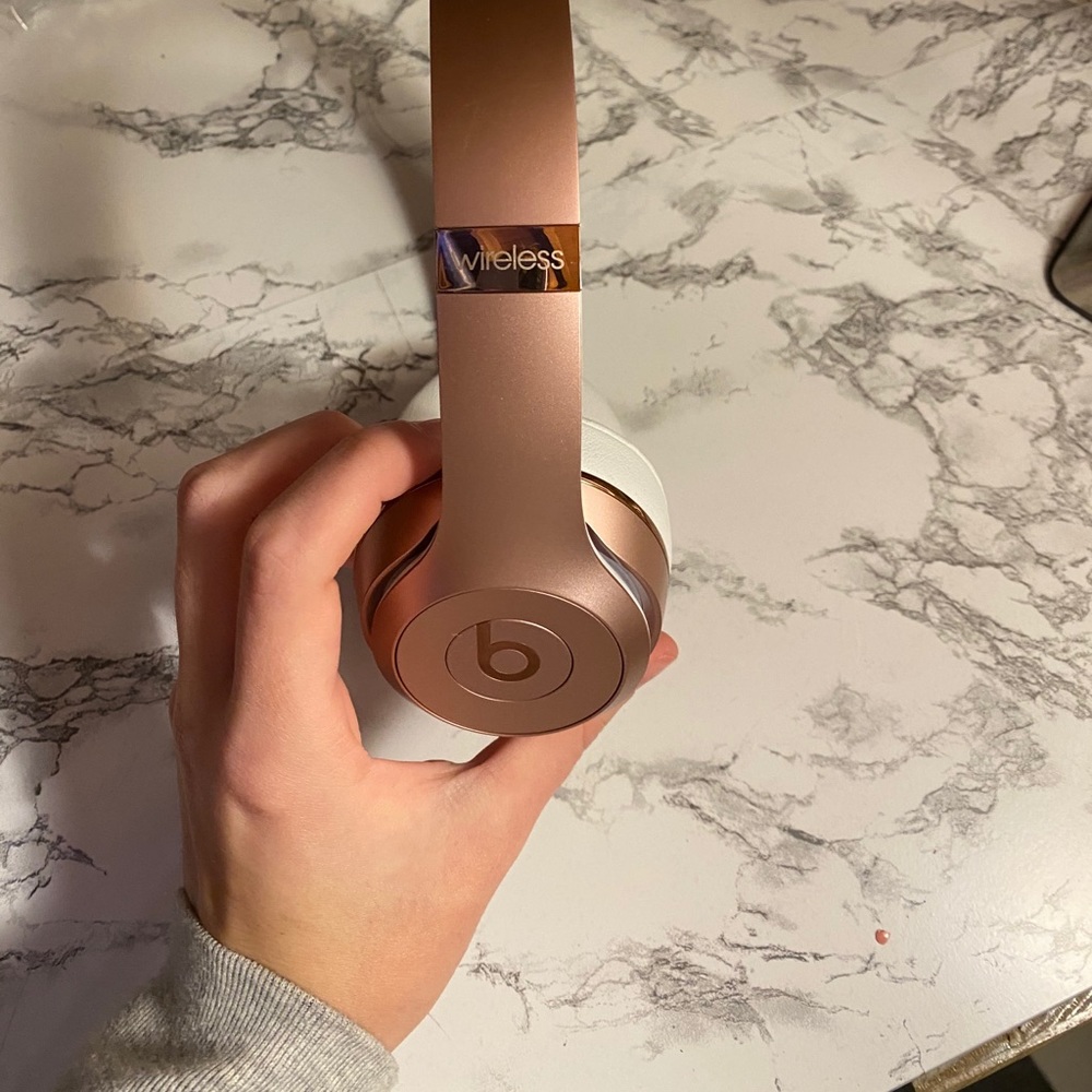 Beats wireless solo three
